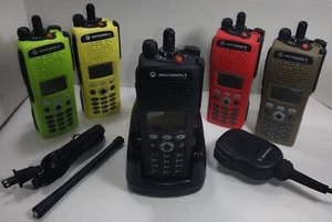 Motorola XTS2500 Model III 700/800 MHz P25 Digital Two-Way Radio H46UCH9PW7BN - Afbeelding 1 van 57