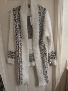Maglione donna Northern Angel Shrug taglia M modello freccia azteca, sfocato nuovo con etichette - Foto 1 di 3