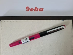 GEHA 704 "A" Champion rosa-negro pluma estilográfica escolar 1990-2001 sin usar - Imagen 1 de 5