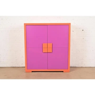 Gabinete lacado Ettore Sottsass estilo posmoderno magenta y naranja Foto 1 de 4
