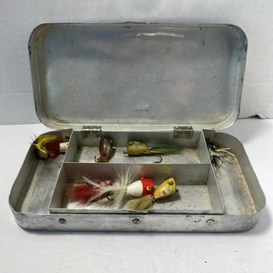 Vtg Outing MFG Co Elkhart Indiana Aluminum Tackle Box w/8 Vintage Fishing Flies - Picture 1 of 12