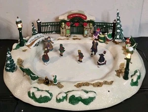 Vintage Mr Christmas Victoria Park Holiday Skaters Ice-Skating Rink W/ Box Read* - Picture 1 of 18