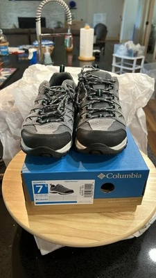 Columbia Womens Crestwood Gray Hiking Shoes Size 7.5 (7820997) - Image 1 of 3