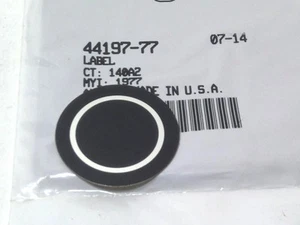 Inserto de etiqueta de pinza de freno genuino Harley 1980-2011 XR FX XL FL OEM 44197-77 NUEVO DE STOCK - Imagen 1 de 4