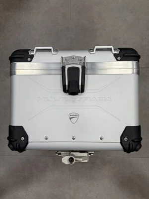 Ducati Multistrada peça superior de alumínio # 96780851A - Imagem 1 de 4