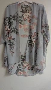 Emory Park hellgrauer fließender Kimono/Topper mit Blumenmuster Größe 2XL - Bild 1 von 7