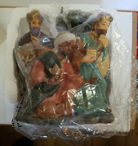 AVON RARE NEW 2002 Holiday Treasures~'Blessed Visitors Kings' Porcelain figurine