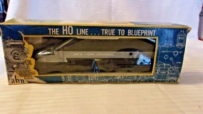 HO Scale AHM Tempo FM Diesel Locomotive, New York Central, Black, #5007 - Image 1 of 4