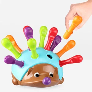Learning Resources Spike The Fine Motor Hedgehog Toy of The Year Finalist - Bild 1 von 10