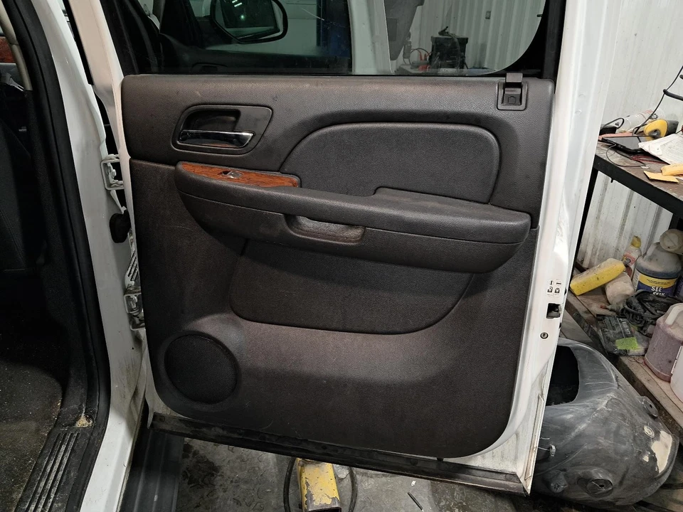 Used Rear Right Door Interior Trim Panel fits: 2014 Chevrolet Suburban 1500  Gra - Image 1 of 4