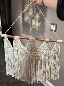 Anthropologie Boho Tapiz Macramé Tejido Hilo Teñido Colgante de Pared 20" x 19" Arte - Imagen 1 de 24