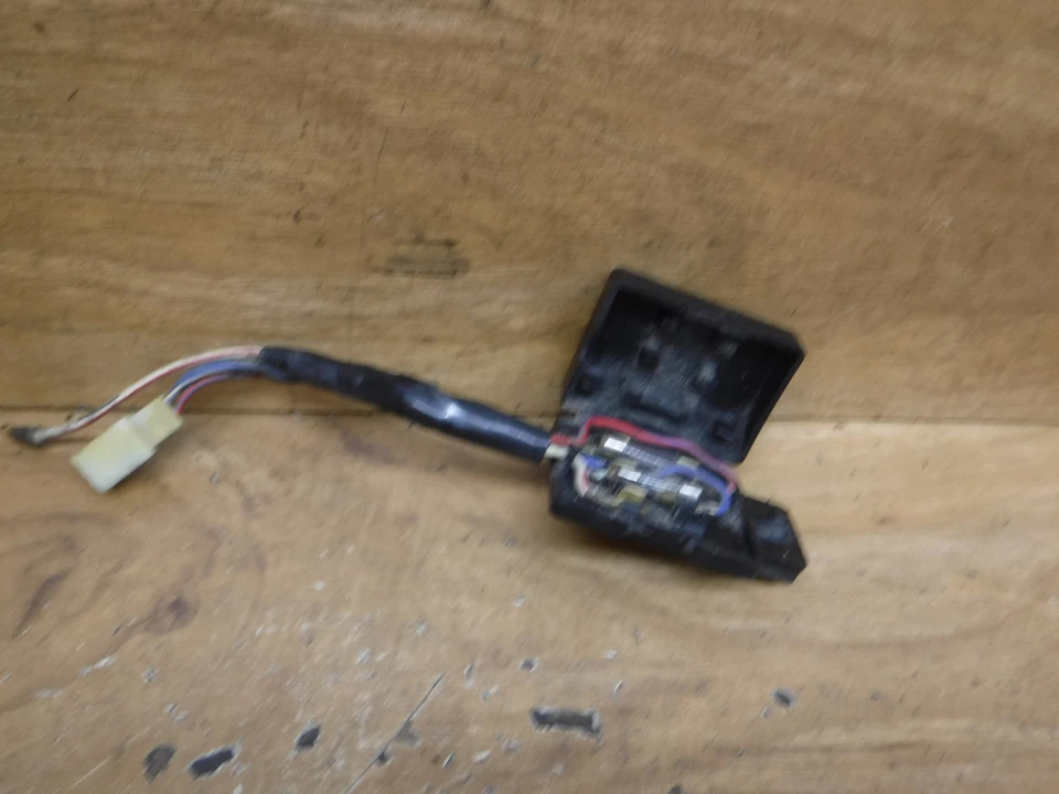 1972 72 HONDA CB350 CB 350 OEM CAIXA DE FUSÍVEIS ARNÊS QUADRO BOM FRETE RÁPIDO  - Imagem 1 de 4