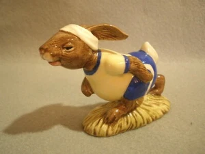 VINTAGE ROYAL DOULTON~1982~JOGGING BUNNYKINS FIGURE~D822~ENGLAND~VGC - Picture 1 of 5