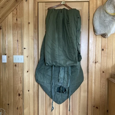 Vintage Genuine US Military Intermediate Cold Sleeping Bag 8465-01-049-0888 New - Image 1 of 4