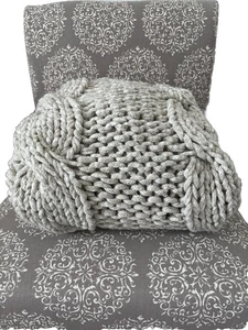POTTERY BARN Colossal Handknit Throw 44 x 56" Neutral Tan Gray Oatmeal Blanket - Picture 1 of 11