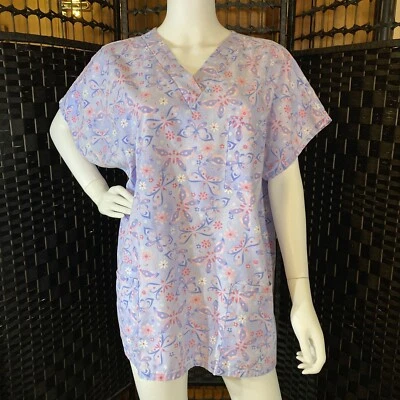 Blusa Médica SB Moda XL Estampado Floral Mariposa Cuello en V Multi Bolsillos Rosa Azul Foto 1 de 4