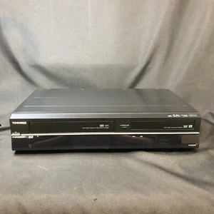 Toshiba DKVR60KU DVD Grabadora VCR Combo Unidad VHS No Funciona Sin Control Remoto - Imagen 1 de 14