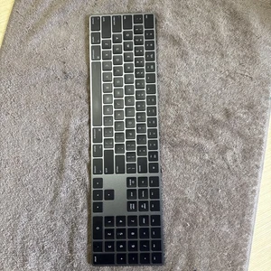 Apple A1843 Wireless Bluetooth Magic Keyboard With Numeric Keypad BLACK - Picture 1 of 8
