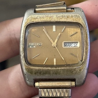 VINTAGE Seiko DX Automatic 25 Jewels Day Date Golden Men's 6106-5419 Runs As Is - Image 1 of 4