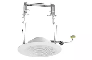 New Commercial Juno 6" 6RLC-830-9-WWH 0.11A 12.4W Downlight Retrofit LED 3000K - Picture 1 of 2