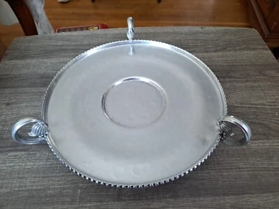 Plato vintage con patas de astilla de farberware forjado Foto 1 de 4