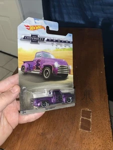 1:64 2018 HOT WHEELS CHEVY TRUCKS 100 ANNI 1952 52 PICKUP PERSONALIZZATO VIOLA 1/8 NUOVO CON SCATOLA - Foto 1 di 9