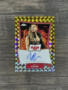 Pete Dunne 2025 Topps Cromo WWE Rojo Marca Auto Dorado Refractor Geométrico/50 - Imagen 1 de 3