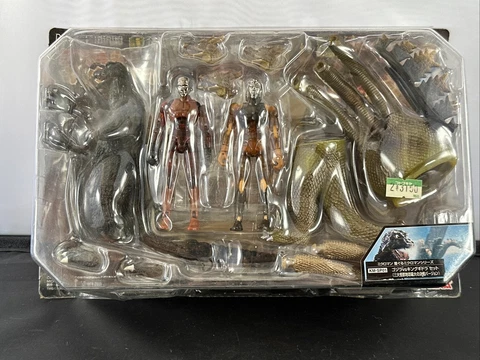 2004 Microman GODZILLA 1964 Version vs KING GHIDORAH Action Figure Set Takara Cover