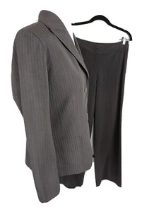 Chicos Woman's Sz 1 Gray Pin Stripe Stretch Pant Suit B41 - Picture 1 of 12