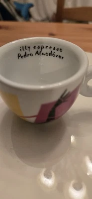 Illy Colección Arte Cappucino Copa 2009 Pedro Almodóvar Brazo Foto 1 de 4