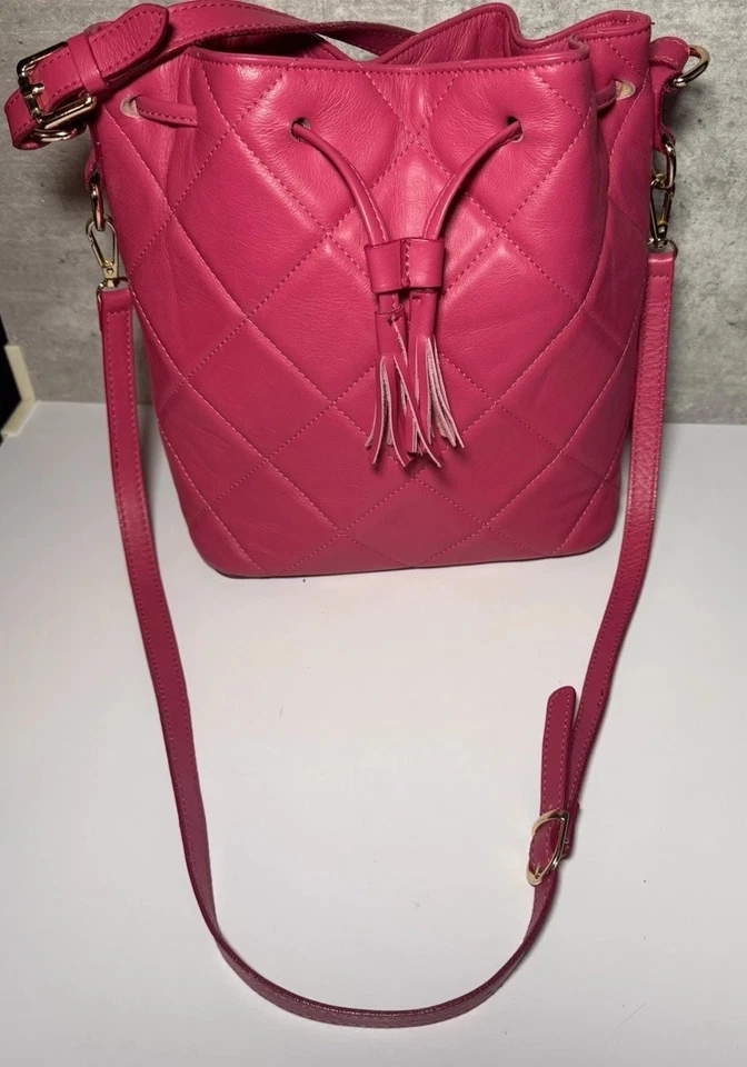 Bolso Valentina Fiore acolchado de cuero con cordón - rosa; herrajes dorados y borla Foto 1 de 3