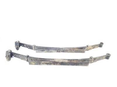 Par de molas traseiras de folha 2018 2020 Nissan NV2500 OEM - Imagem 1 de 4