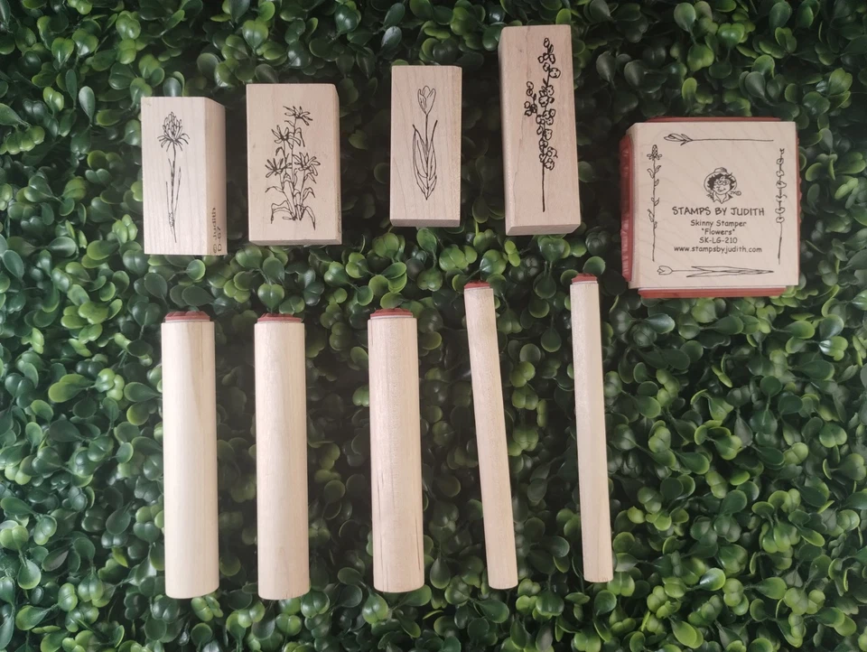 Lote de 10 estampillas de goma montadas en madera con palo y mini clavija de Judith de colección Foto 1 de 4
