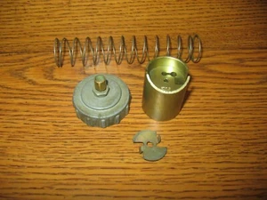1972 TS125 THROTTLE VALVE + TOP CAP SUZUKI TS 125 DUSTER 13200-28603 - Bild 1 von 3