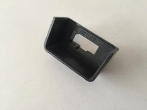Plasturgie cache port multi out pièce détachée console Nintendo 64 N64 - Foto 1 di 2