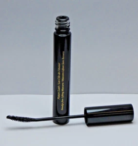 Victoria Beckham Future Lash Mascara BLACK - Picture 1 of 5