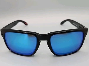 Occhiali da sole Oakley Holbrook 009102-F555 nero lucido/prizm zaffiro 57-18-137 - Foto 1 di 8