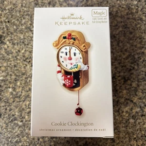 Hallmark 2007 COOKIE CLOCKINGTON Ornament MAGIC LIGHT SOUND MOTION - Picture 1 of 4