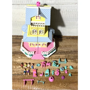 Vintage 1995 Polly Pocket Pollyville Pop Up Party Clubhouse w/ Dolls/Accessories - Picture 1 of 13