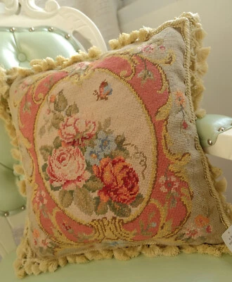 Almohada de punta de aguja rosa floreciente victoriana antigua de 16" con remolinos franceses Foto 1 de 4