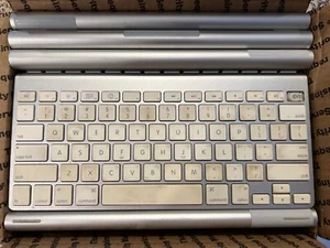 Lote de 22 teclados inalámbricos Apple A1314 PARA REPUESTOS/TAL CUAL - Imagen 1 de 12