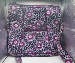 Vera Bradley Hipster Purse Lilac Medallion Zipper & Pockets Crossbody Purple - Picture 1 of 4