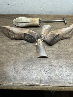 Antique Wooden Shoe Form 6D  15018 & Shoe Stretcher - Image 1 of 4