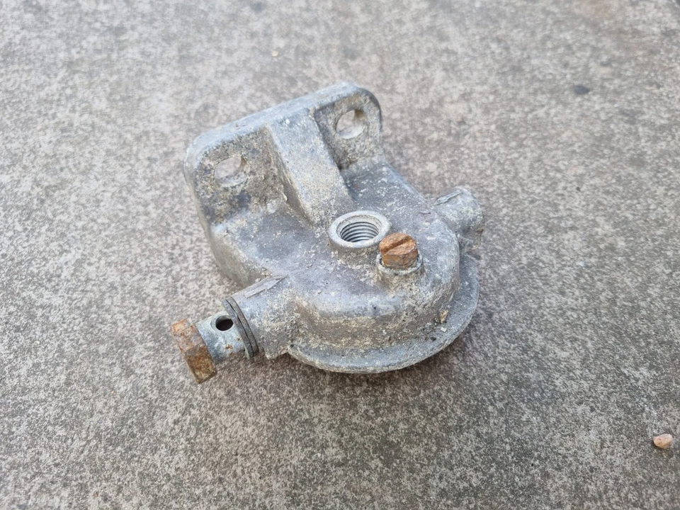 Carcasa filtro combustible Land Rover Defender 90 110 300TDI. Foto 1 de 1