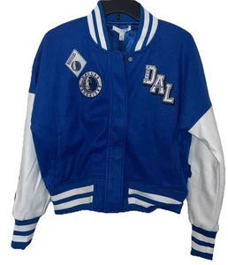 Chaqueta universitaria de bombardero para mujer Dallas Mavericks NBA Wear by Erin Andrews, talla L - Imagen 1 de 8