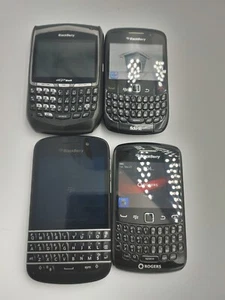Lot de quatre téléphones portables Blackberry : 8520, Q10, 8703E et 9360. - Photo 1 sur 14