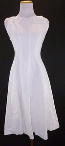Vintage Kleid 50er weiß Baumwolle strukturiert hinten offen Minx Modes XXS Blumen - Bild 1 von 6