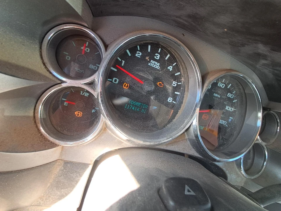 Medidor de velocímetro usado se adapta a: Chevrolet Silverado 2500 2009 camioneta clúster MPH Estados Unidos Foto 1 de 4