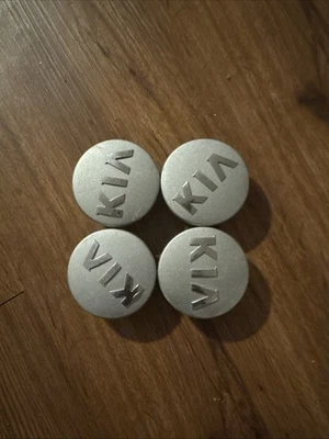 Tapacubos de rueda GENUINO 4 PIEZAS para Kia Forte Rio Sorento Soul Sportage 529601Y200 Foto 1 de 3