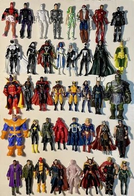 Lote de 40 figuras sueltas de Marvel Legends - BAF Gladiator Hulk, X-men, Thor Ragnarok Foto 1 de 2